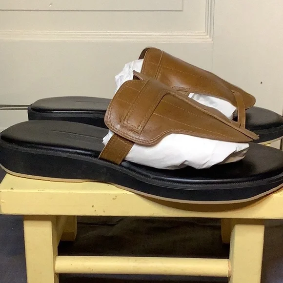 Shoes | New Sz 1 Mens Sandal By Designer | Poshmark display picture 1